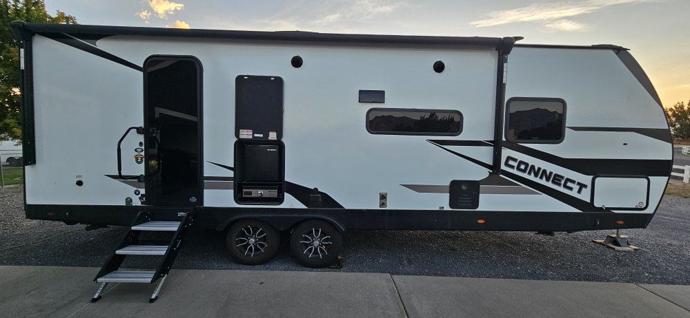 2025 K-Z Connect Trailer