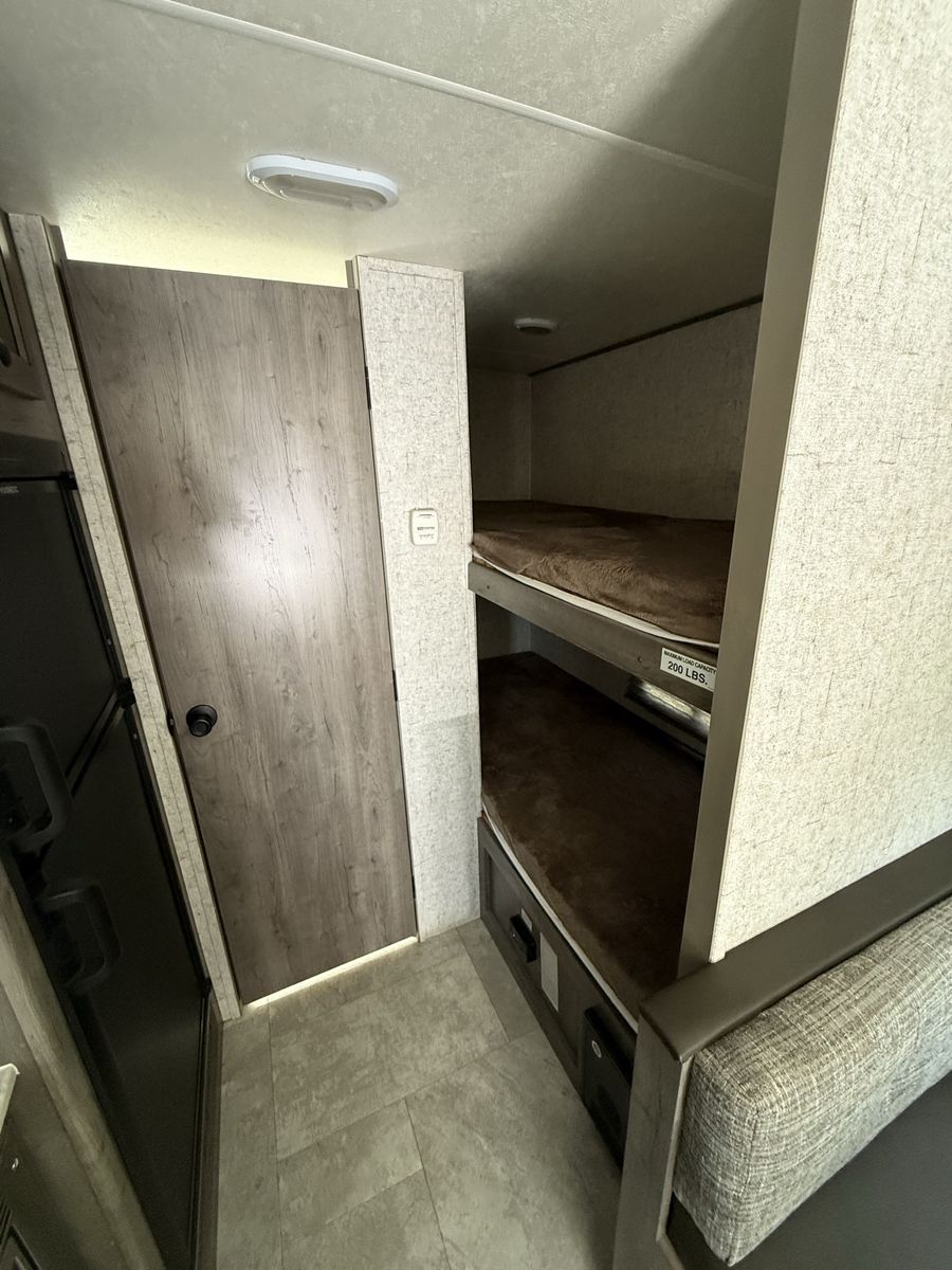 Main image 8