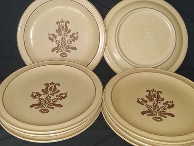 PFALTZGRAFF DINNER PLATES (VILLAGE PATTERN)