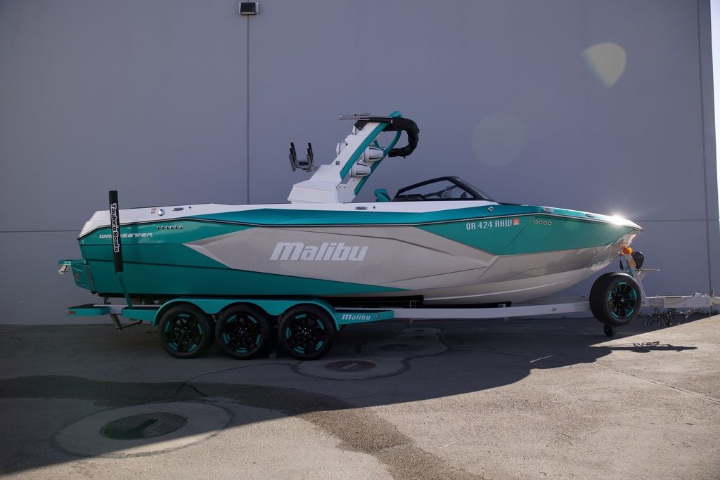 2023 Malibu Boats 26 LSV