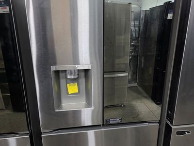 LG Counter Depth French Door Fridge — Mirror InstaView, 25.5 Cu Ft Stainless, Brand New