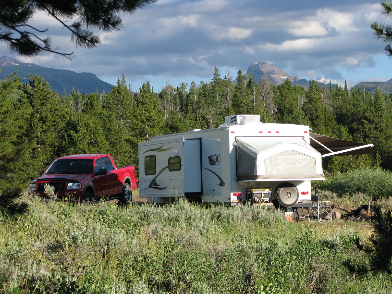 2014 Forest River Rockwood Roo Hybrid 23SS and No-Sway Weight Distribution Hitch