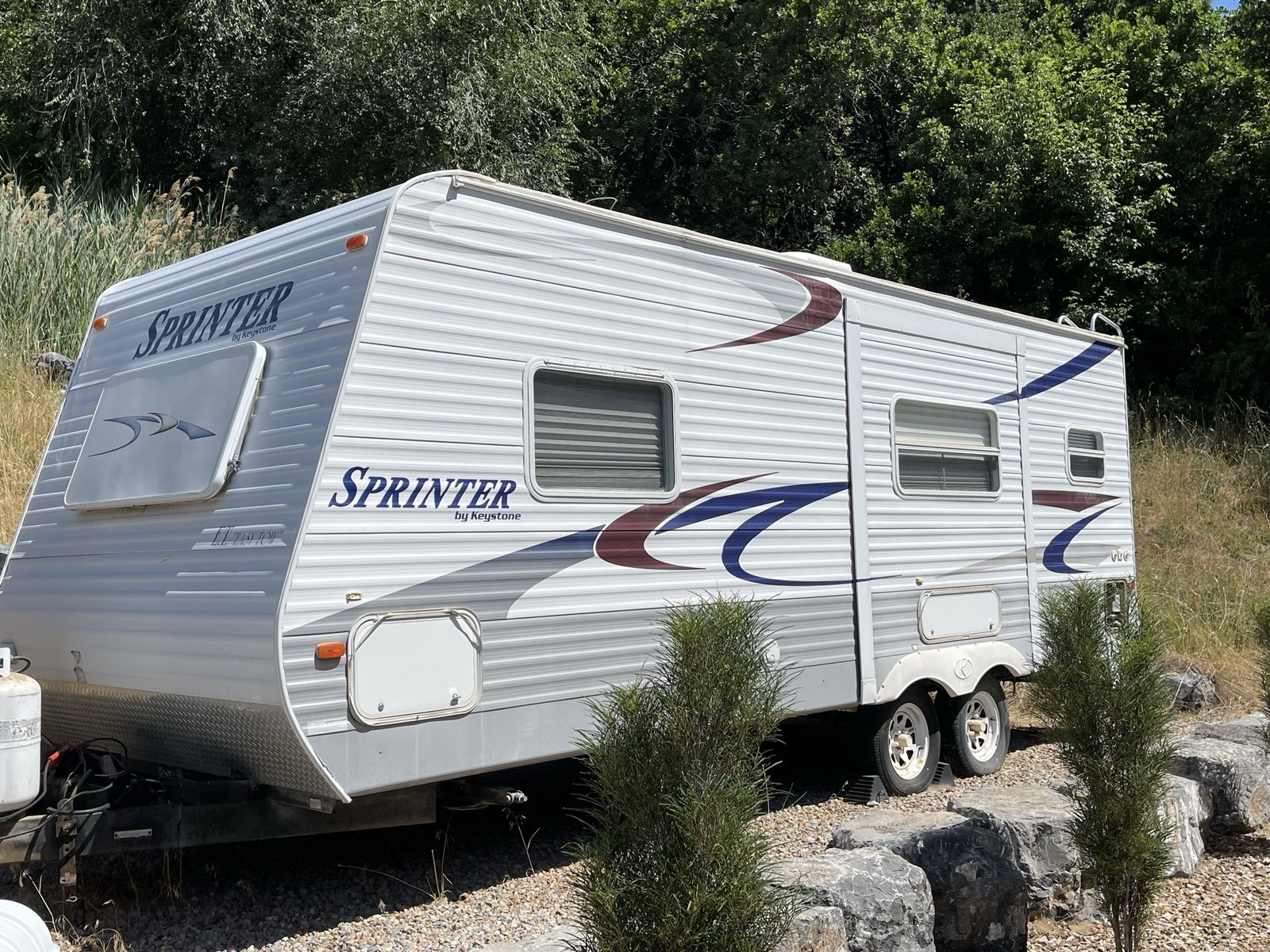 2004 Keystone Sprinter Travel Trailer.