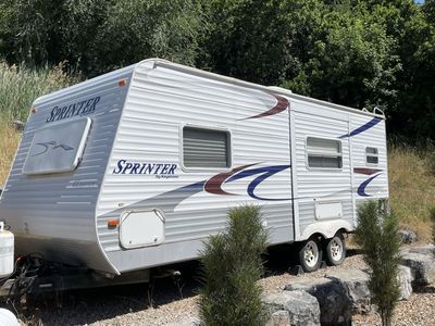 2004 Keystone Sprinter Travel Trailer.