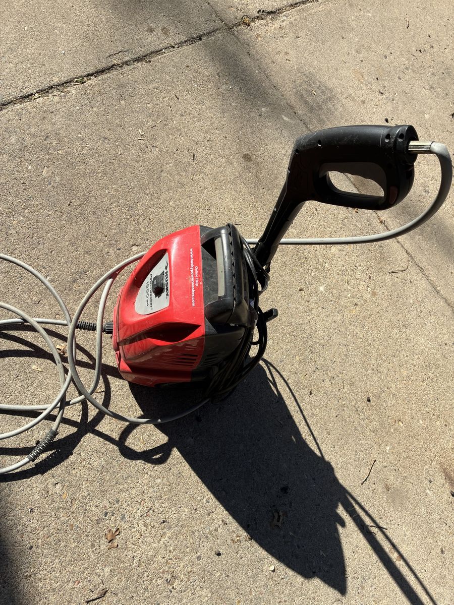 Husky pressure washer 1550psi Electric power.