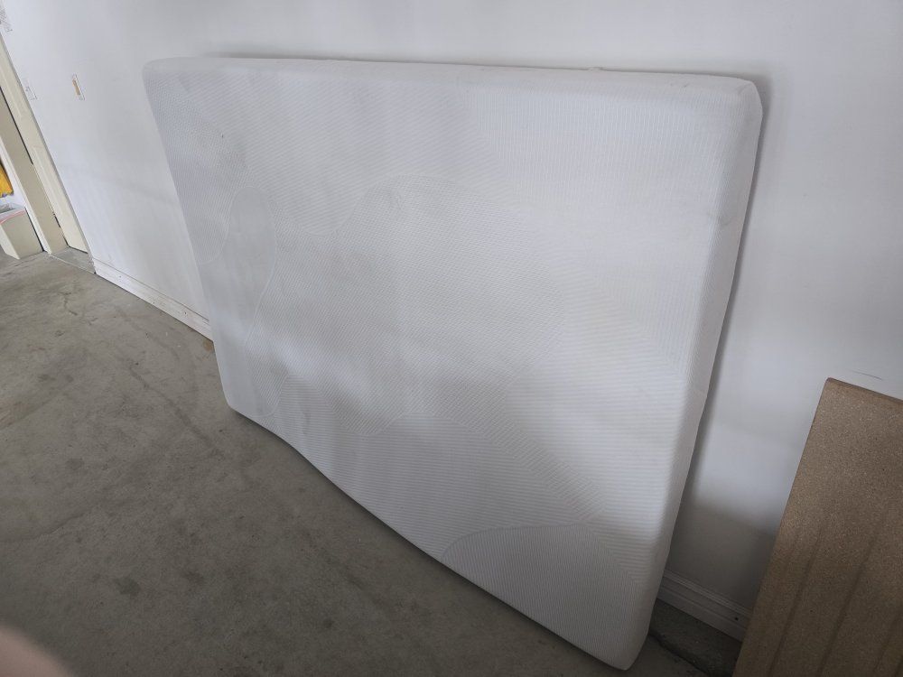 Main image 3
