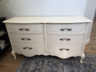 Vintage French Provincial 6-Drawer Dresser – $275 OBO