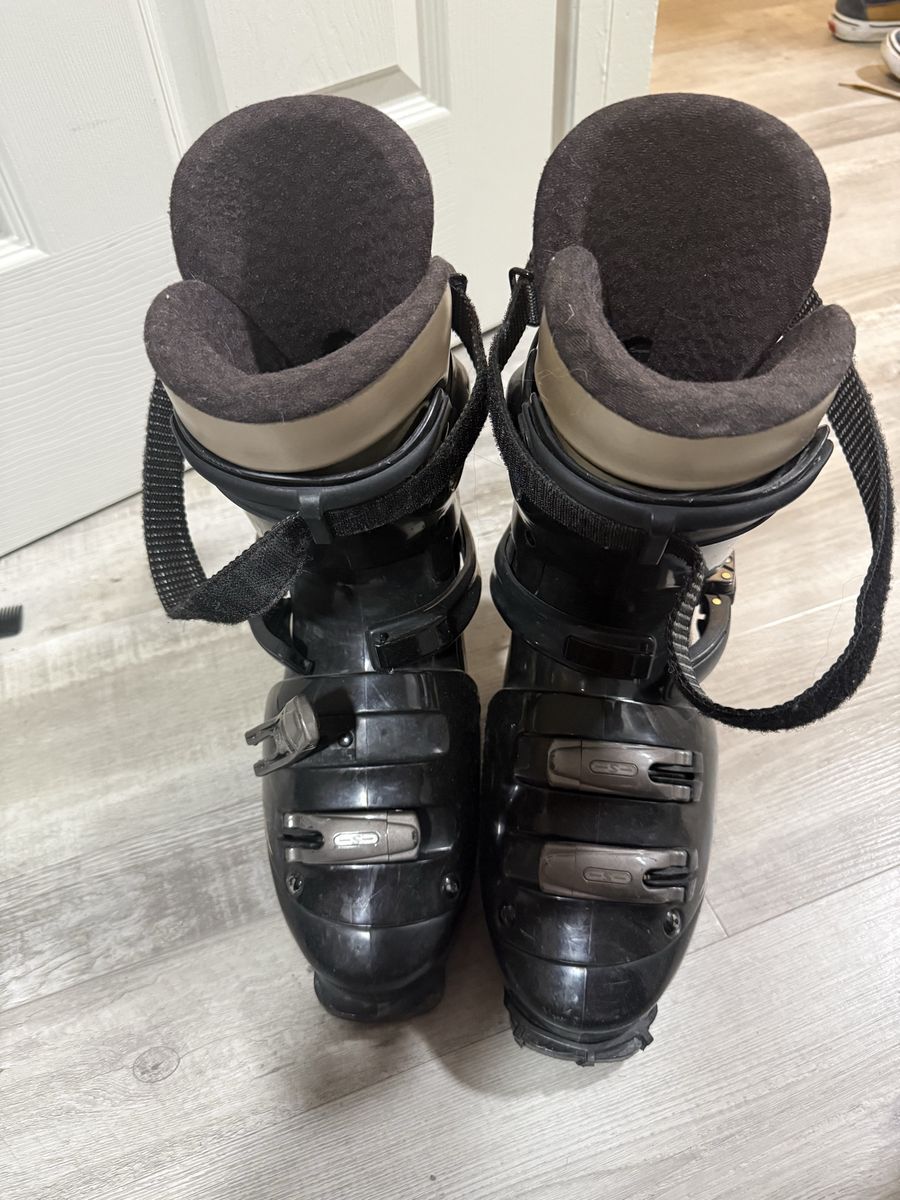 Salomon Ski Boots 28.5 355