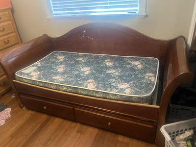 Heavy duty wood twin trundle bed frame