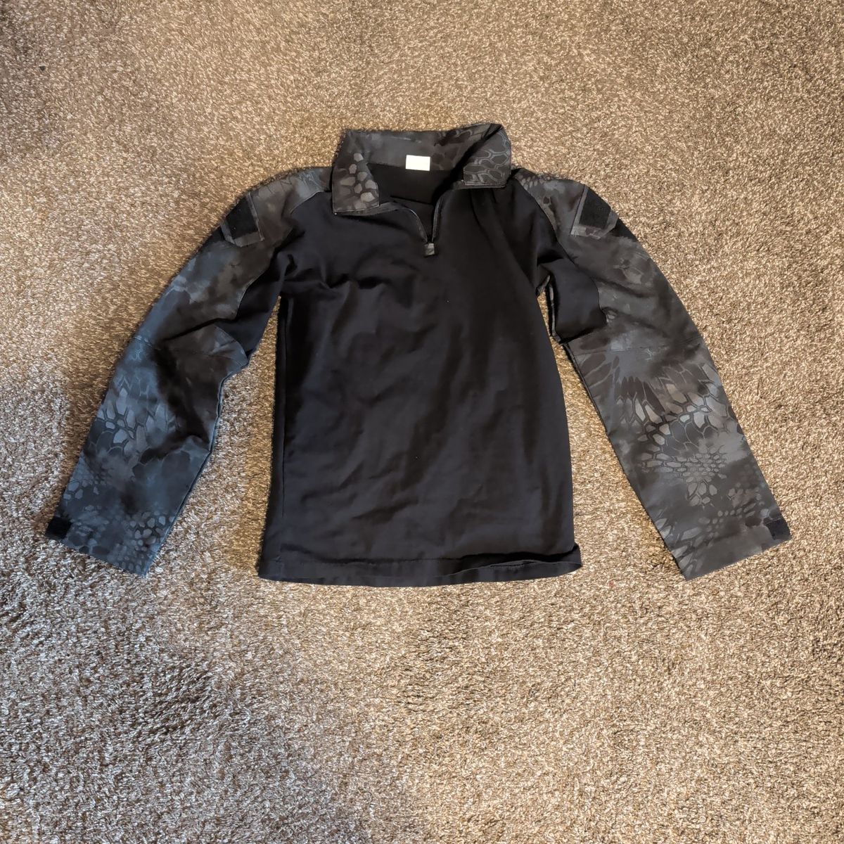 men's L airsoft shirt