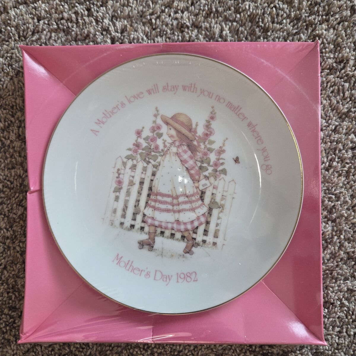 Holly Hobbie Mother's Day Collector Plate 1982
