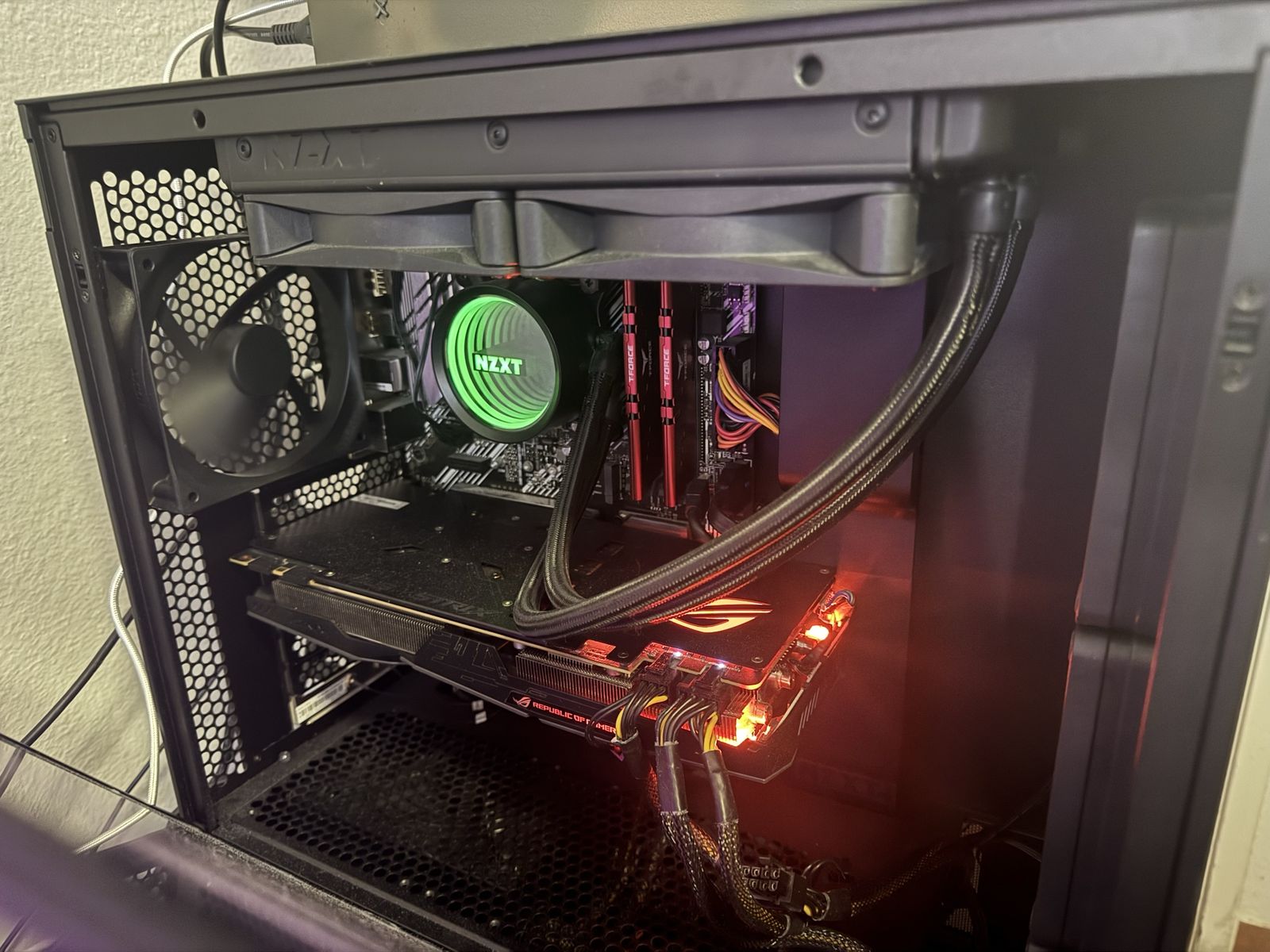 Main image 3