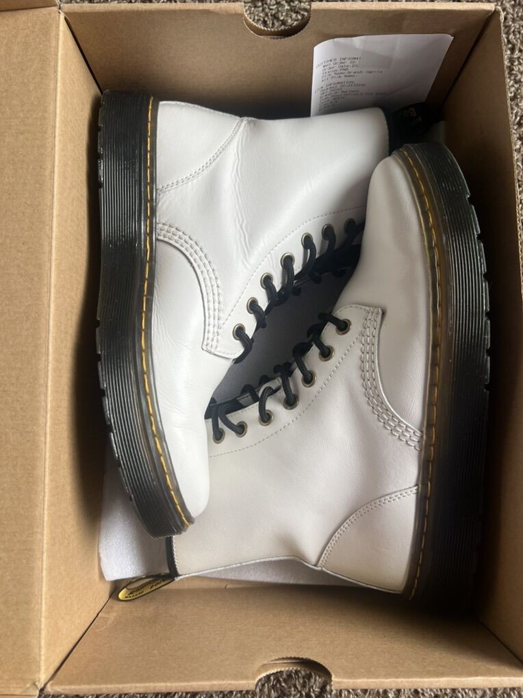 Dr. Martens Air Wave Zazala White (Retail $120)