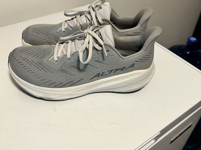 Altra Gray Running Shoes Men's Size 10.5