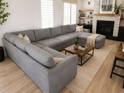 AMAZING SECTIONAL!! Priced to sell! NEED GONE ASAP!