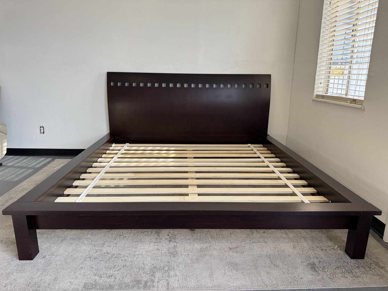COSTCO KING PLATFORM BED FRAME SET
