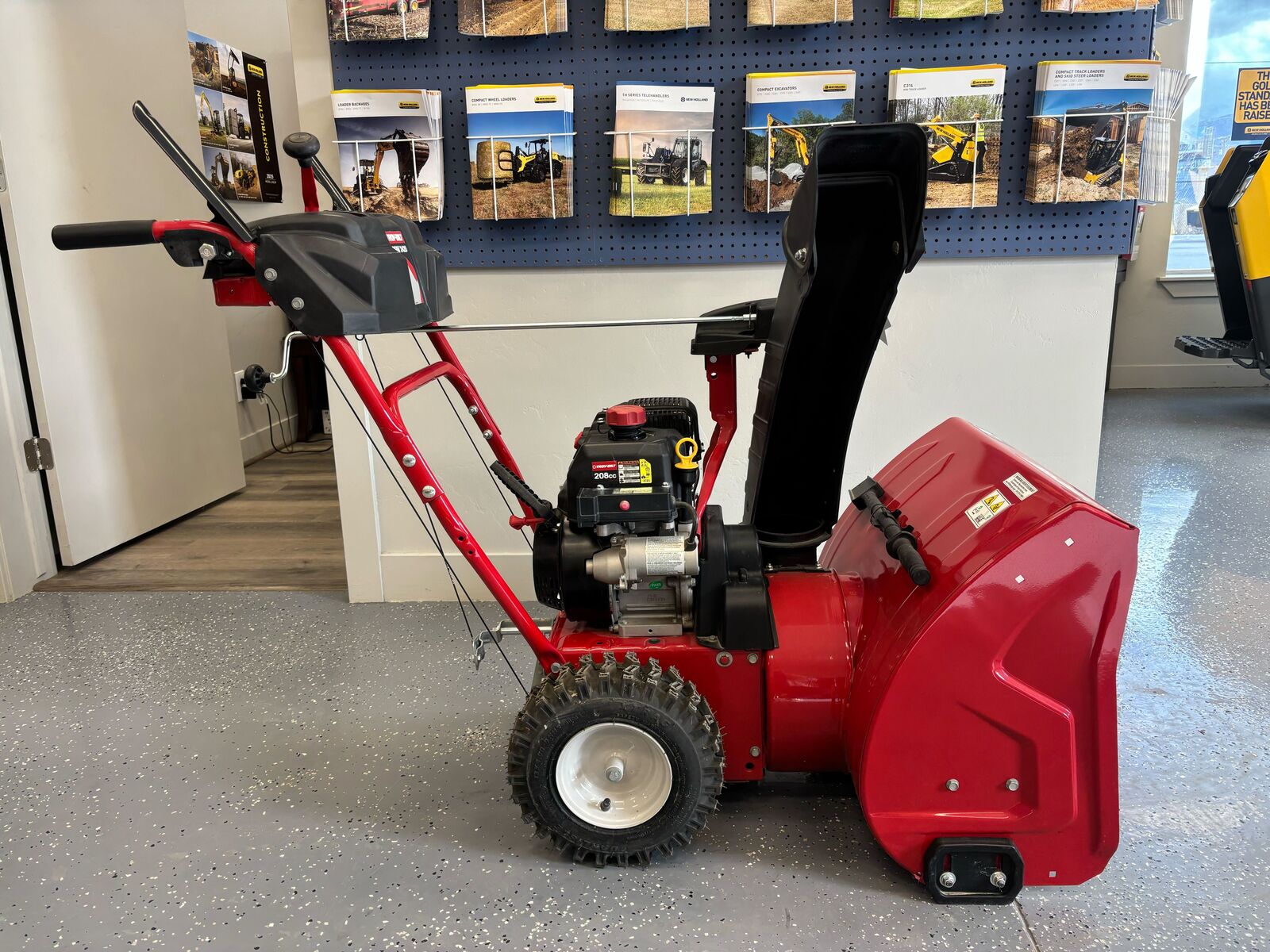 BRAND NEW TROY-BILT 2420 SNOW BLOWER