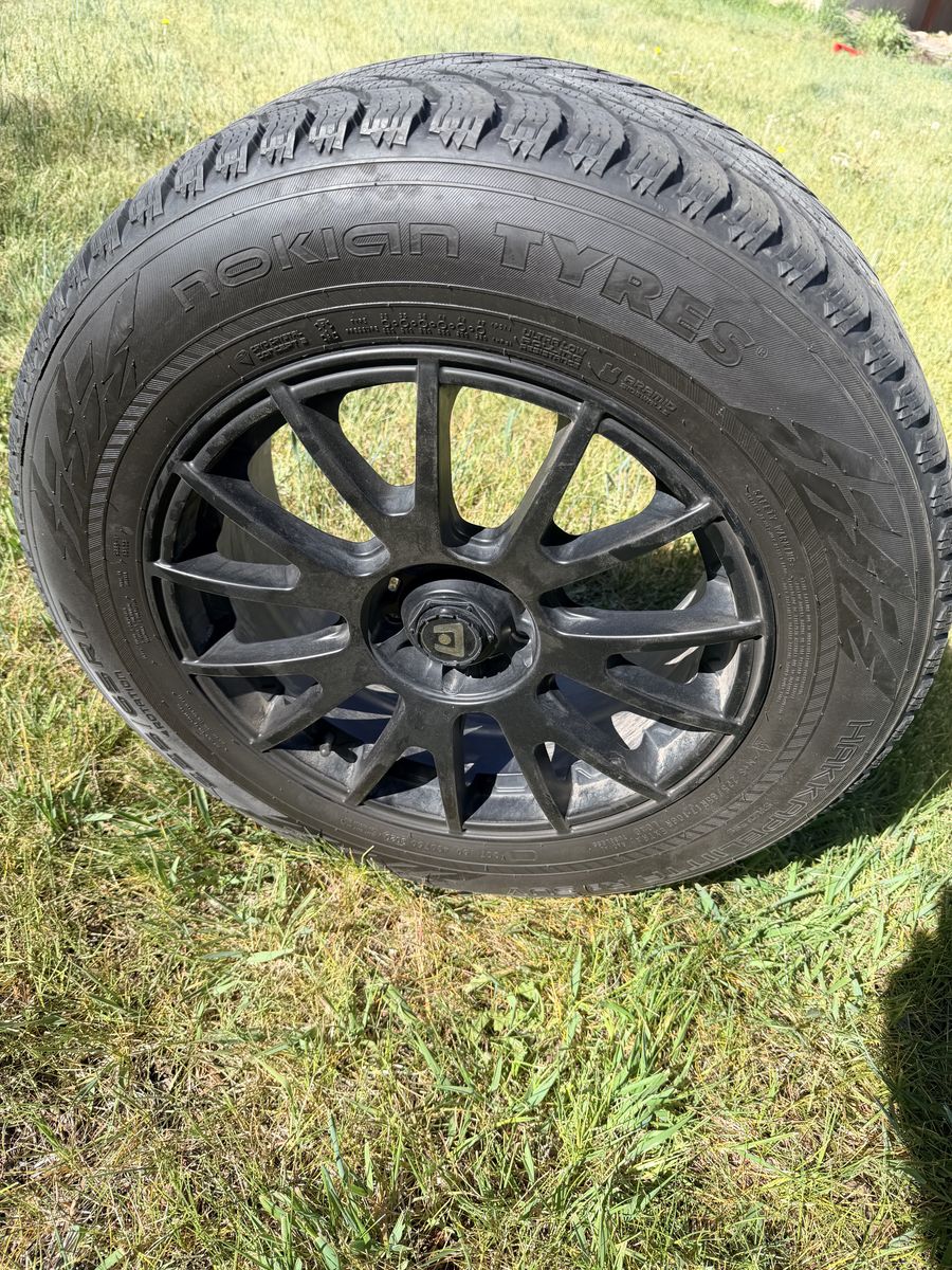 Nokian Hakkapeliitta R3 winter tires w/ Aluminum wheels SET OF 4