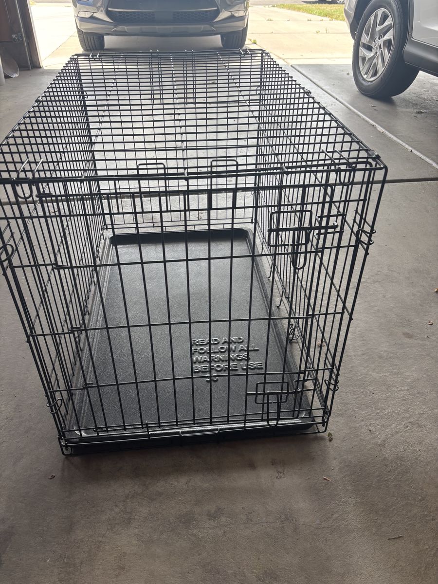 35 L x 22 W x 24 H Kennel