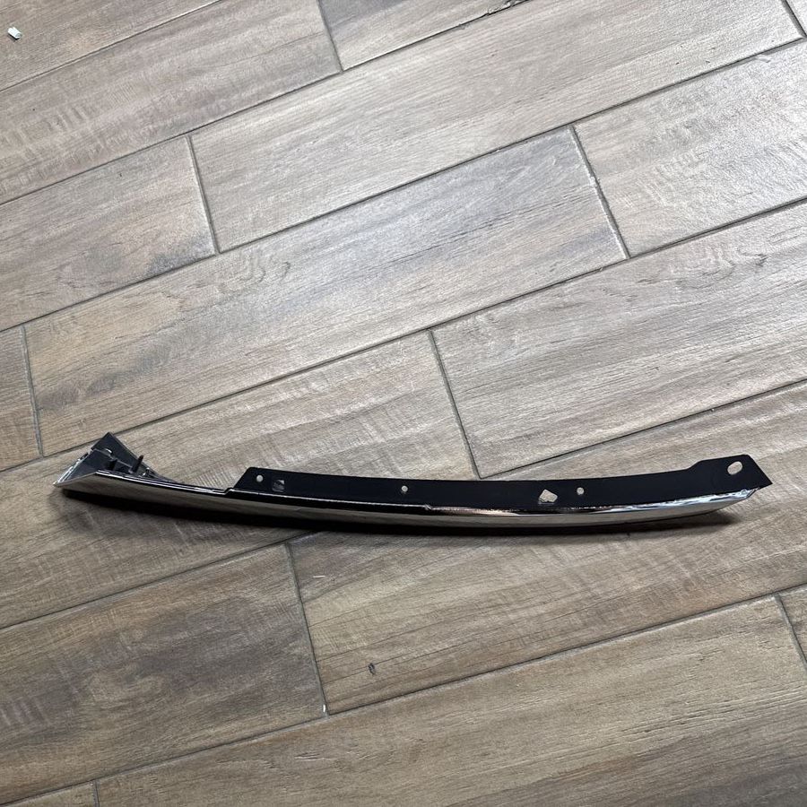 Grille molding extension Driver side for Honda Civic 2018
