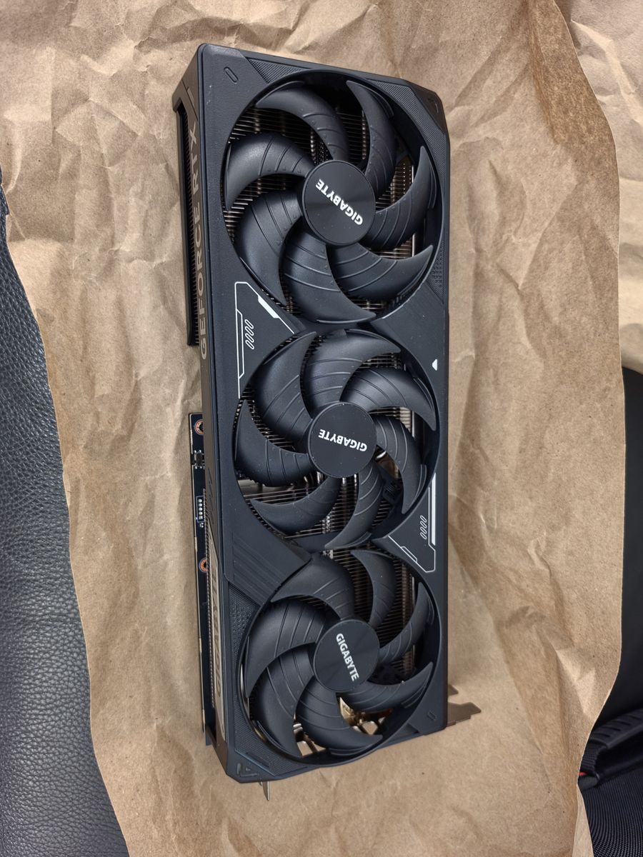 Nvidia Geforce Rtx 5080 Gigabyte Windforce oc.