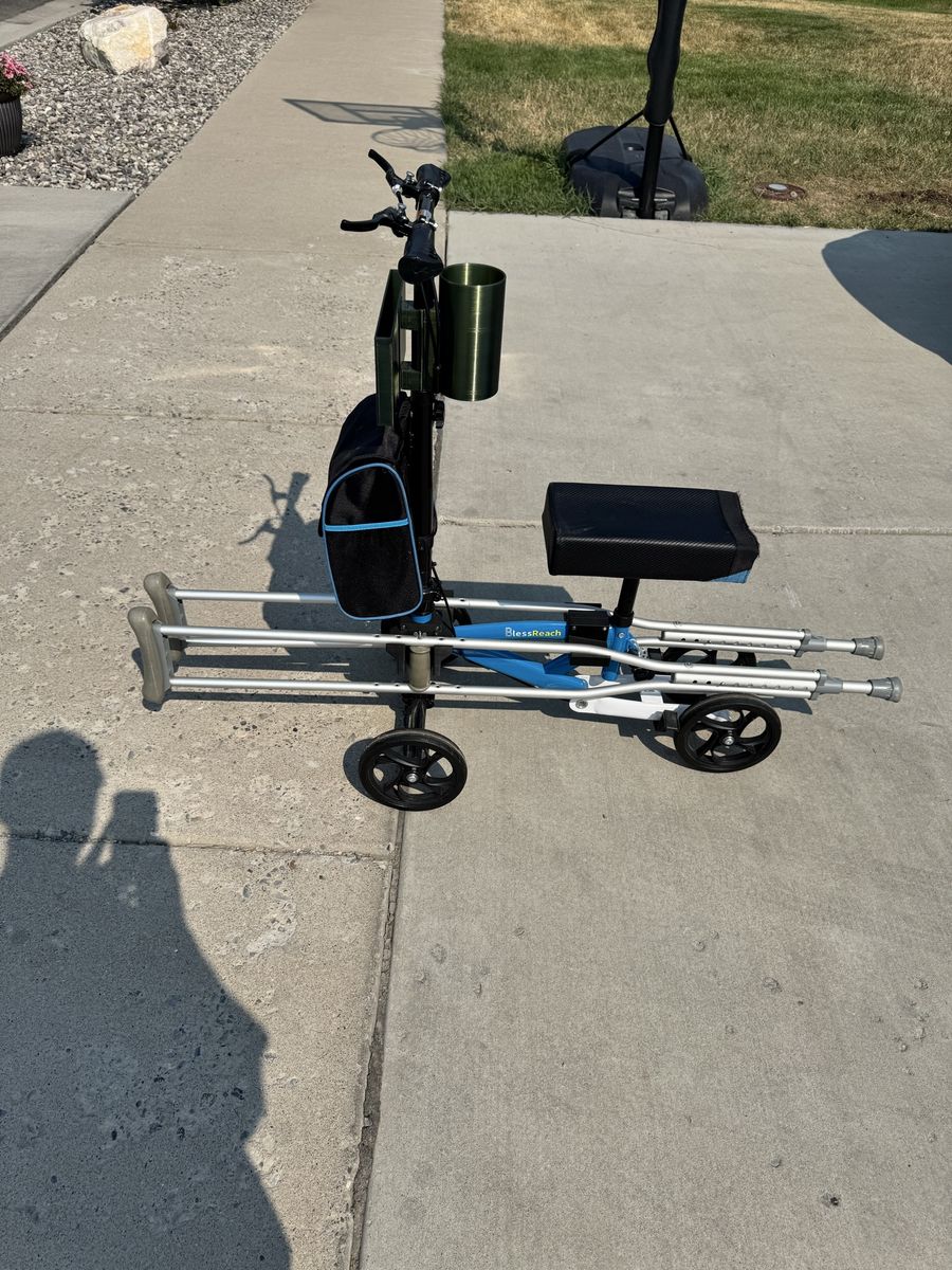 Knee Scooter Deluxe