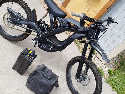 SURRON LIGHT BEE Excellent condition Less than two hours of use.