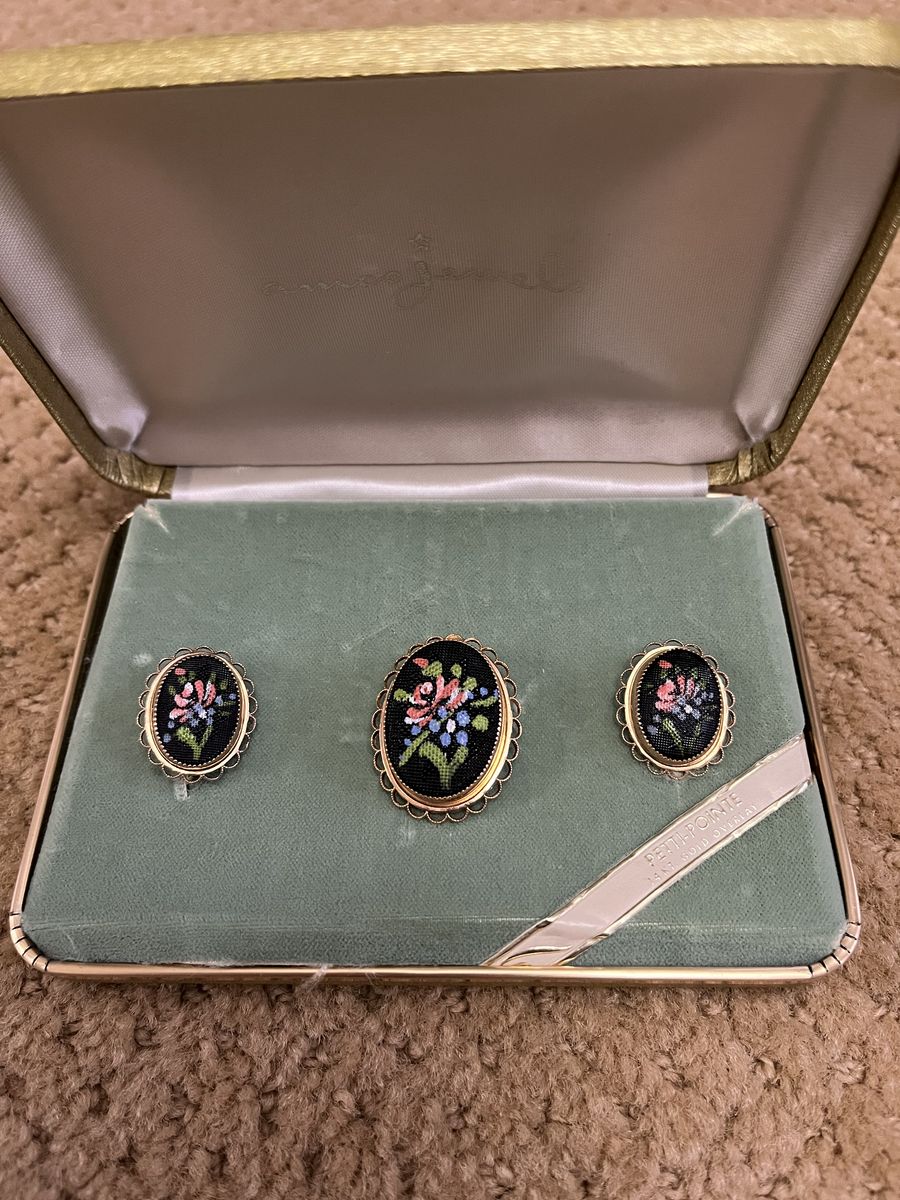 Petti-Pointe Pin and Earring Vintage Set - 1950's