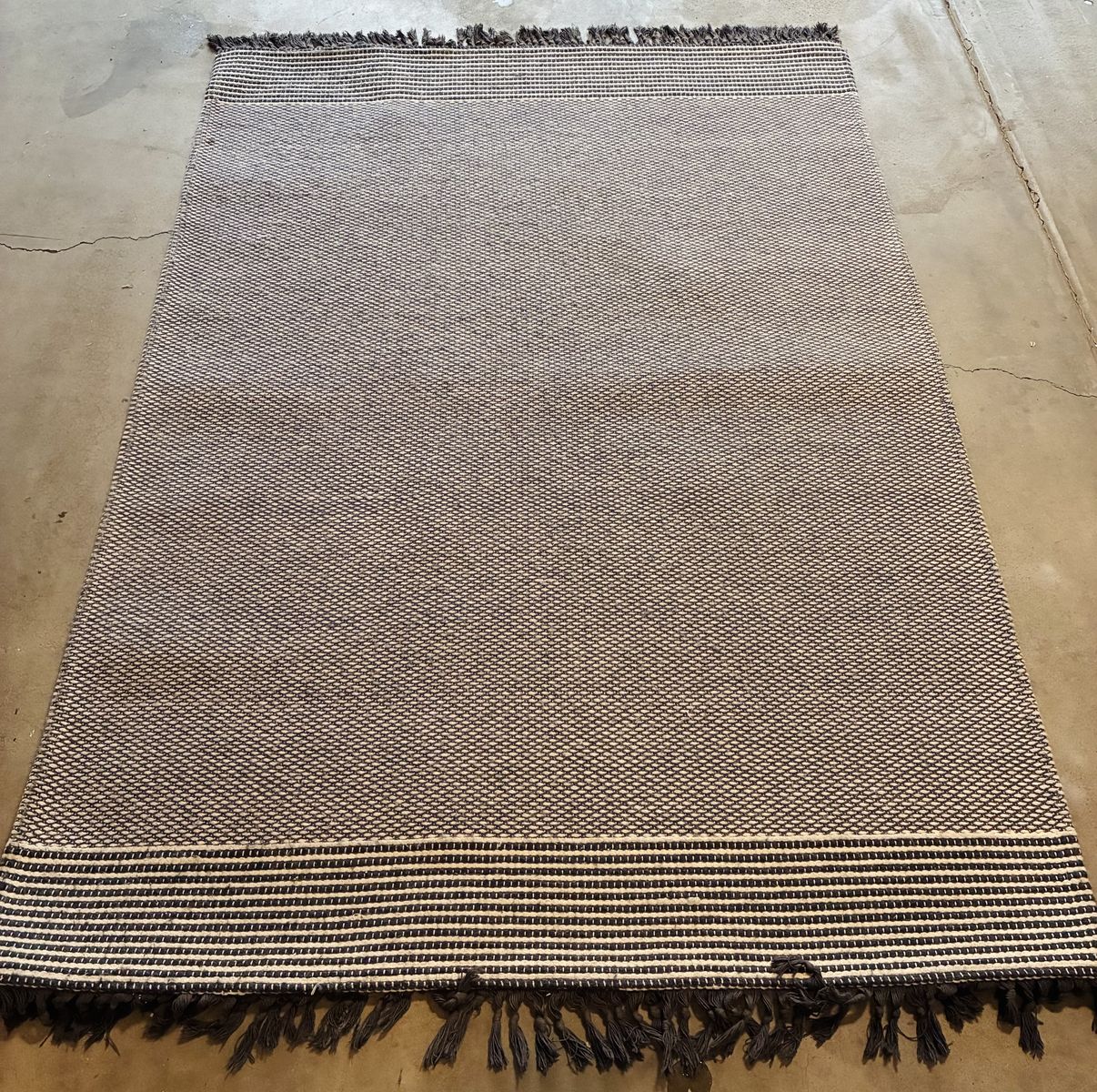 5' x 7' Magnolia Rug - Blue and White