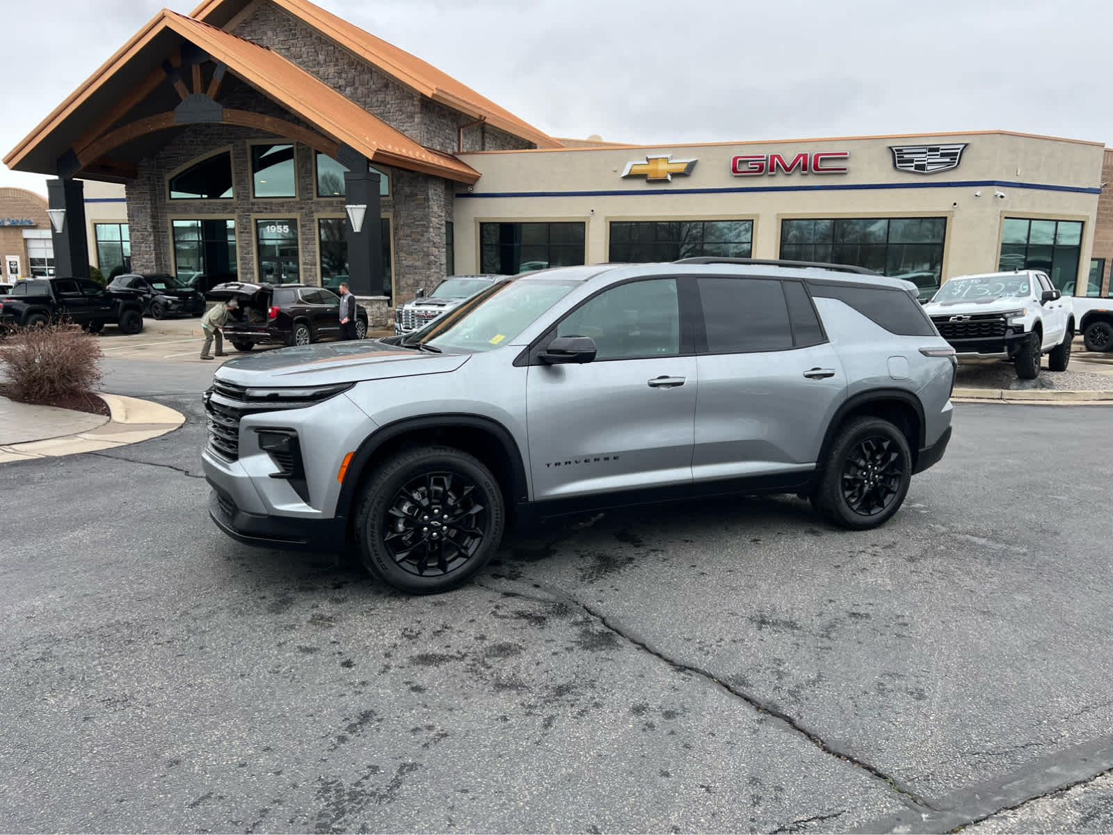 2025 Chevrolet Traverse LT