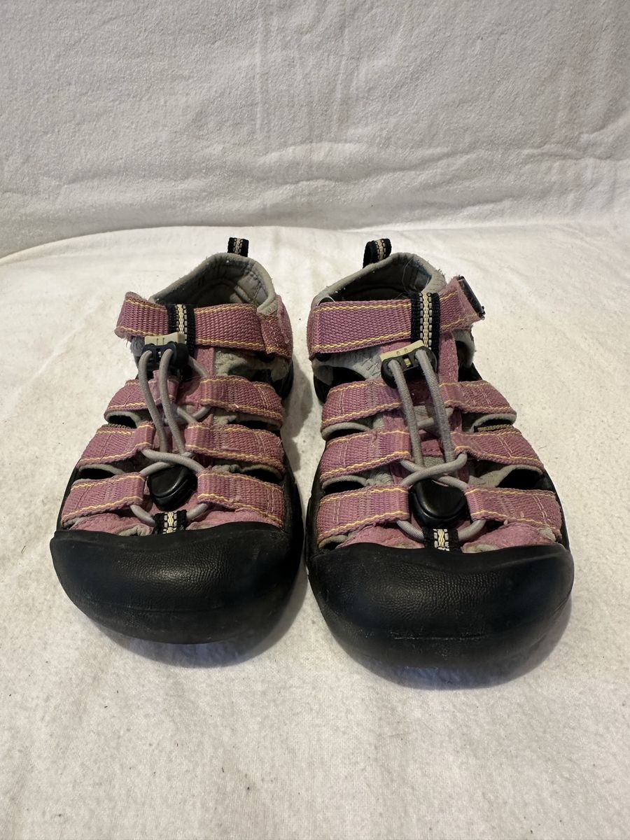 Keen toddlers size 13 Wtrprf pink hiking sandals