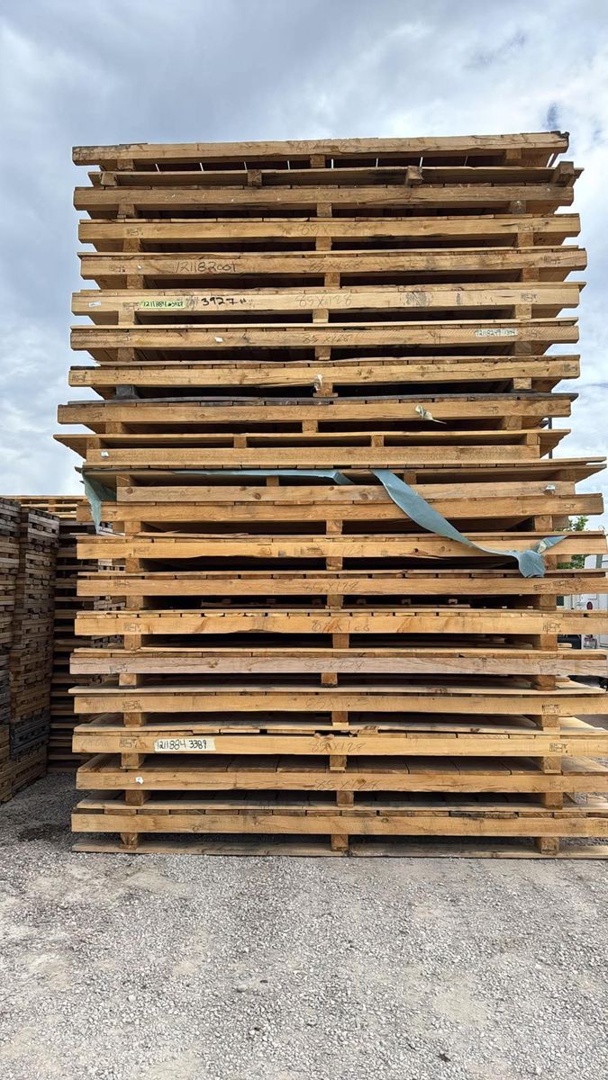 BIG-Wooden Shipping Platforms/Pallets