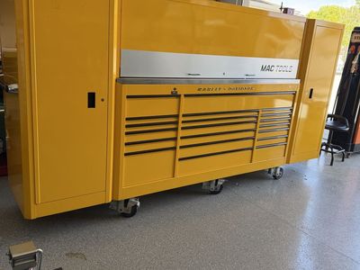 Mac Tool box Harley Davidson Limited edition! Dimensions are 73 inches tall, 144 inches long with the pull handle (141