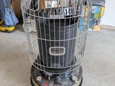 Dyna-Glo RMC-95C6B Indoor/Outdoor Kerosene Convection Heater