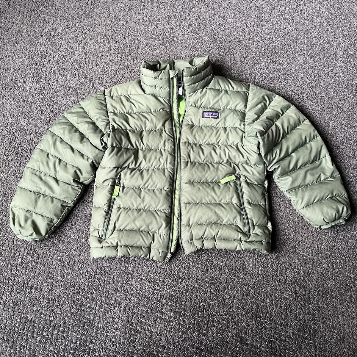 Patagonia Boy's XS (5-6) Green Puffer Jacket - Down-Filled, Warm & Durable Outerwear