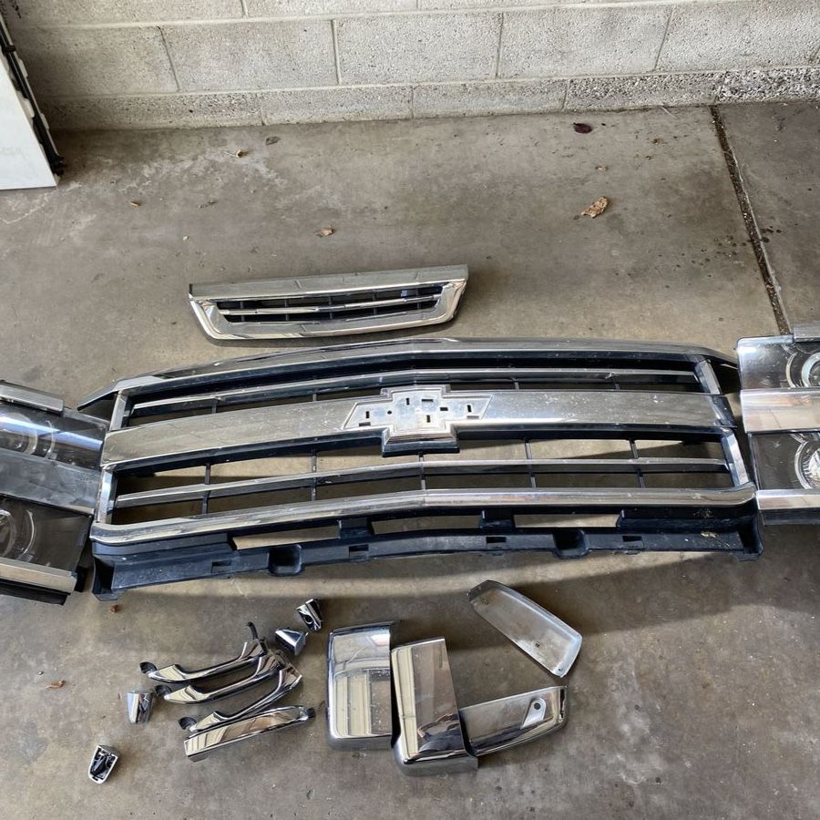 2018 Chevy Silverado Chrome Grille, Headlights, and Trim - Complete Front End Parts