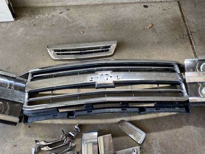 2018 Chevy Silverado Chrome Grille, Headlights, and Trim - Complete Front End Parts