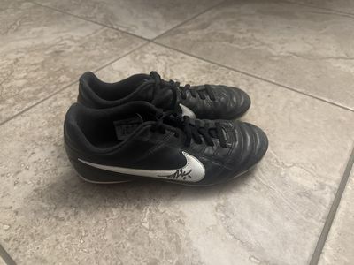 Nike Soccer Cleats Size 4