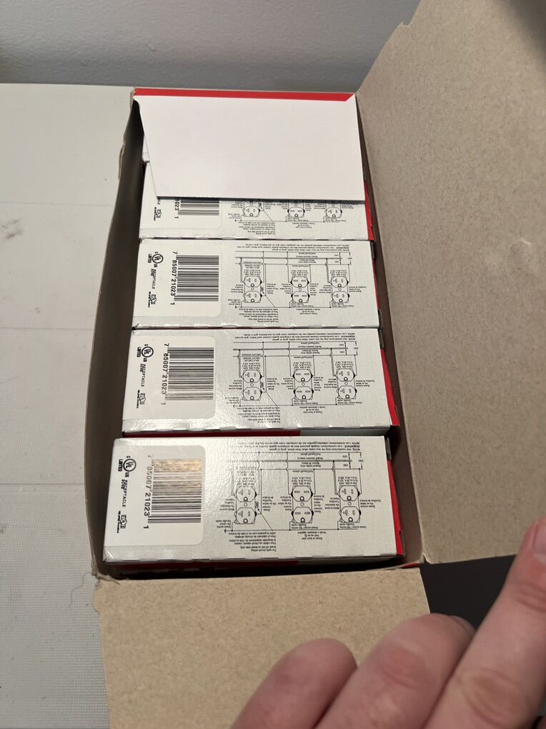 LOT OF 10 PASS & SEYMOUR 15A 125V CRB5262-W $30