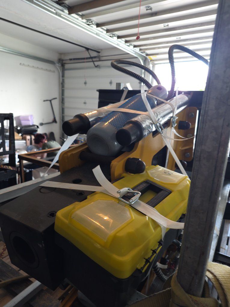 Main image 5