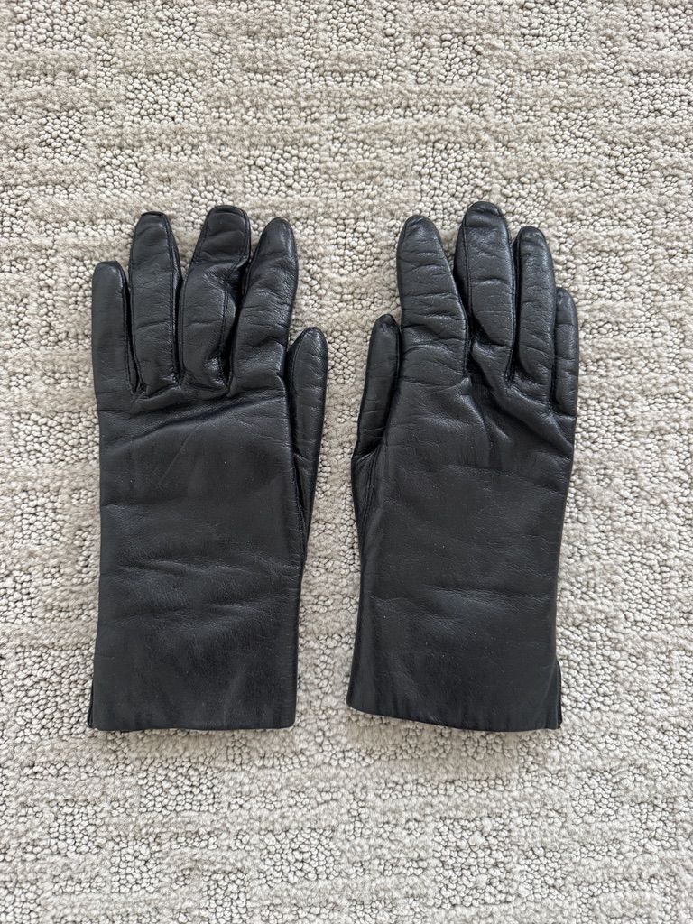 Black Leather Fur Lining Gloves Women size 6 1/2