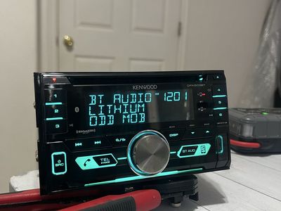 Kenwood Stereo 2 BLUETOOTHs voice FM USB aux out puts