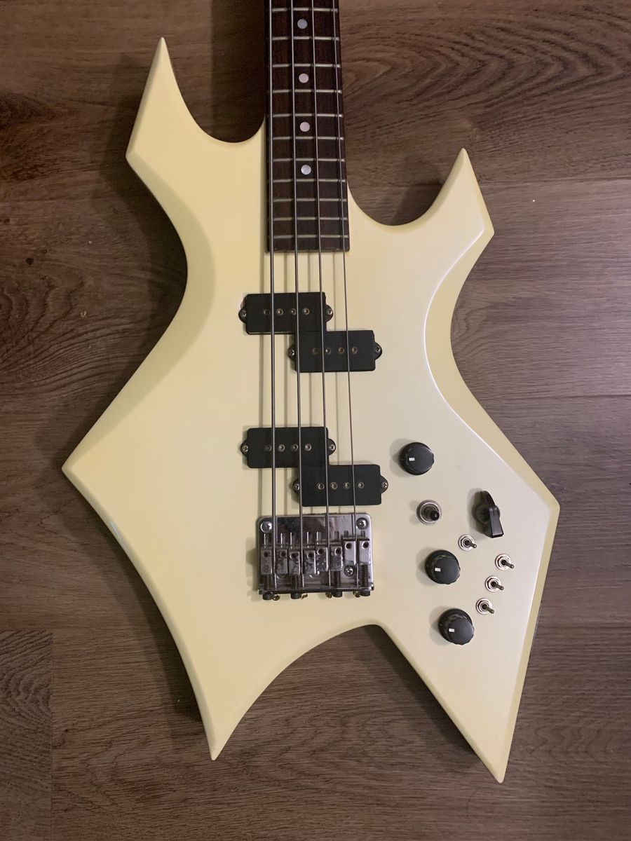B.C. Rich NJ Warlock bass 1984 White