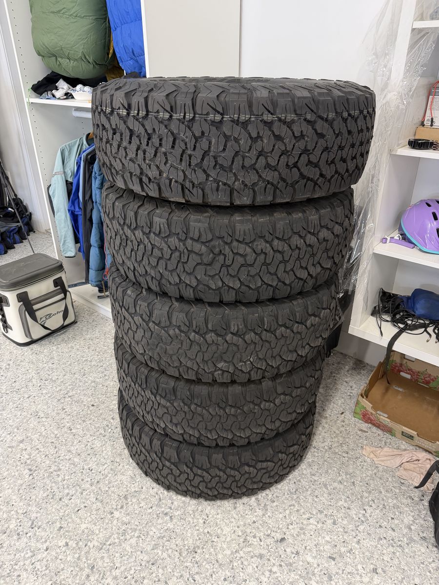 BFG KO2 - 4 used, 1 new 285/70/17