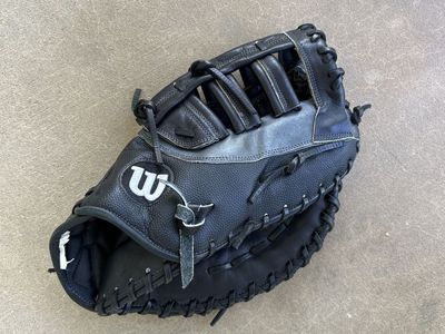 Wilson A2000 Righty First base glove