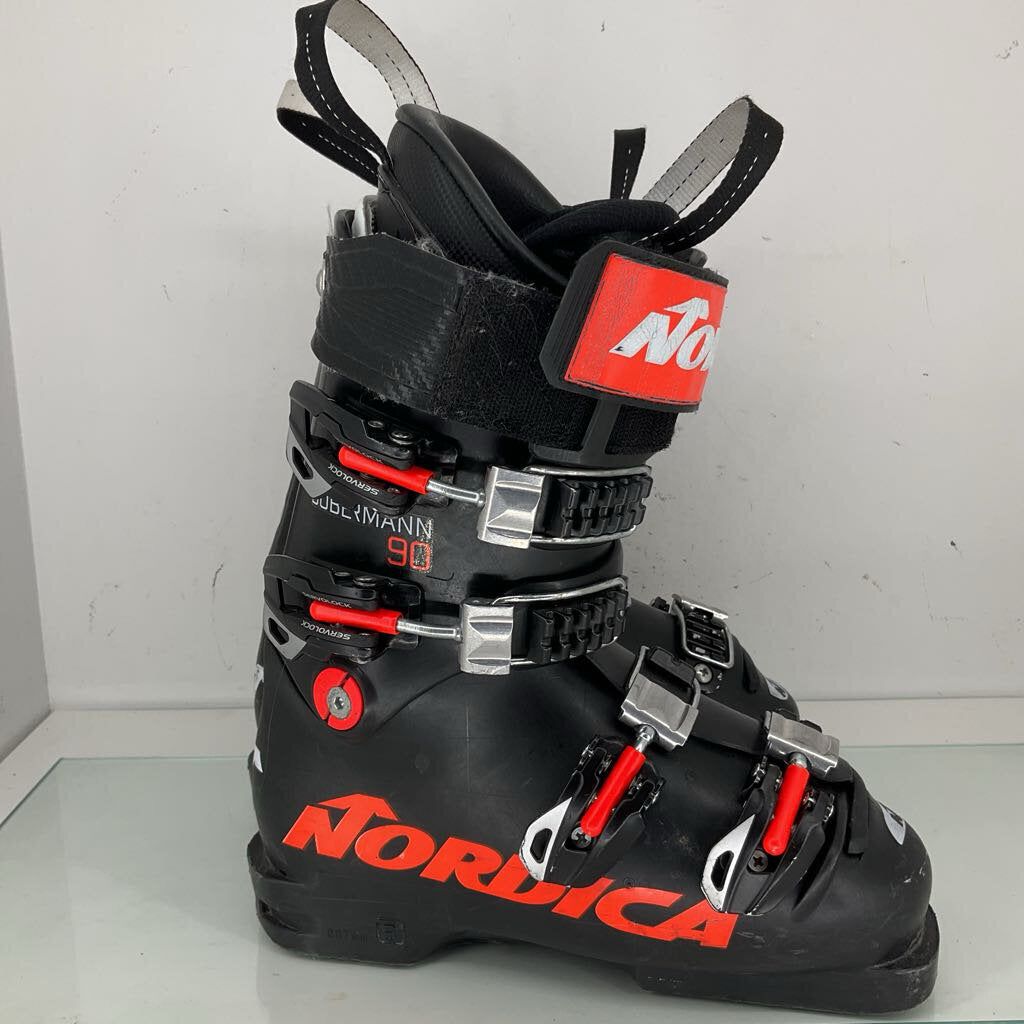 Nordica Junior's Doberman 90