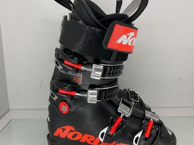Nordica Junior's Doberman 90