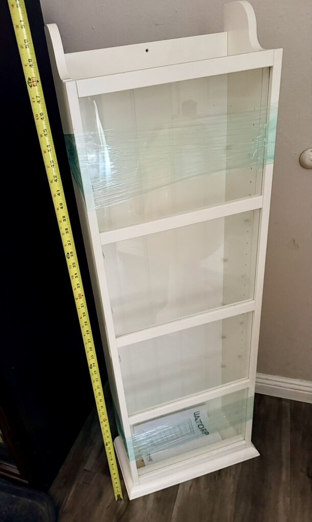 White Pretty Cabinet With Glass Door&7glassshelf
