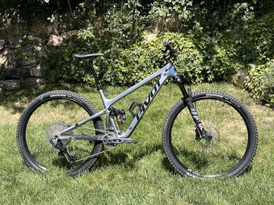 2025 Pivot Trail 429 V3 GX AXS Mountain Bike-Size Large-Nearly New
