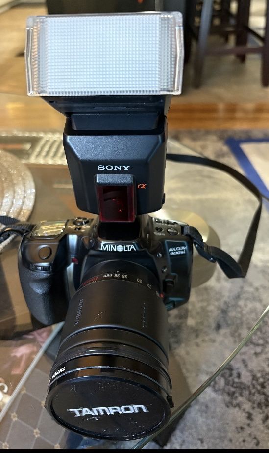 Minolta Maxxum 400 35mm Camera